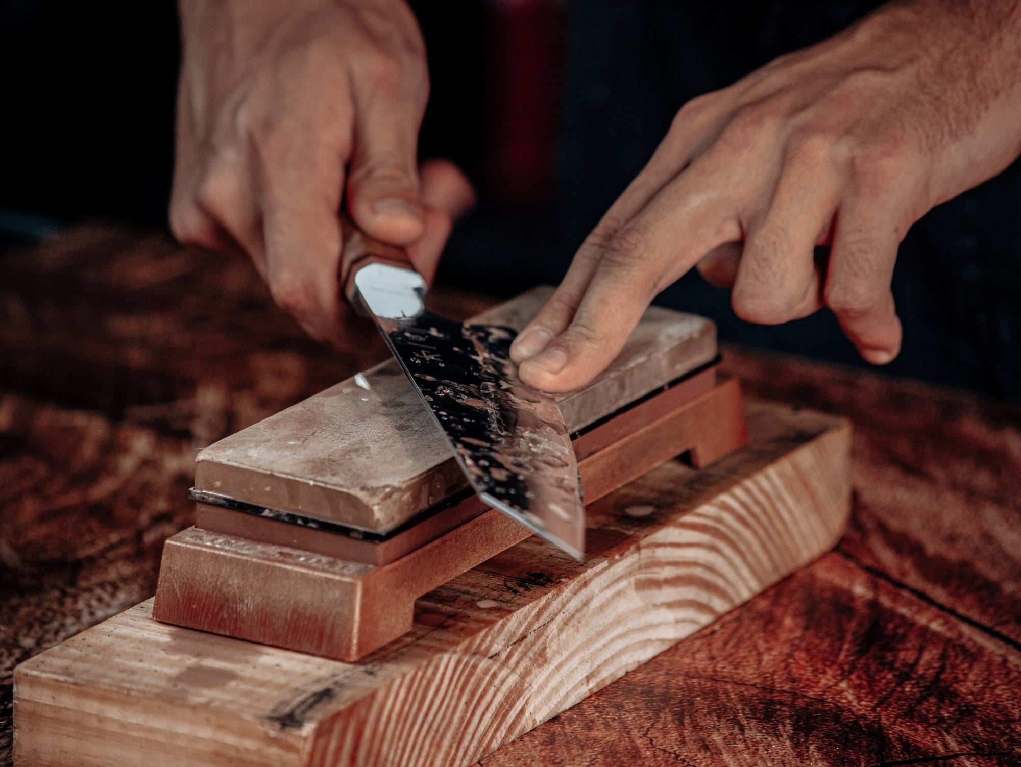 10 pasos para afilar mis cuchillos con piedra - All Right Chef Tool´s