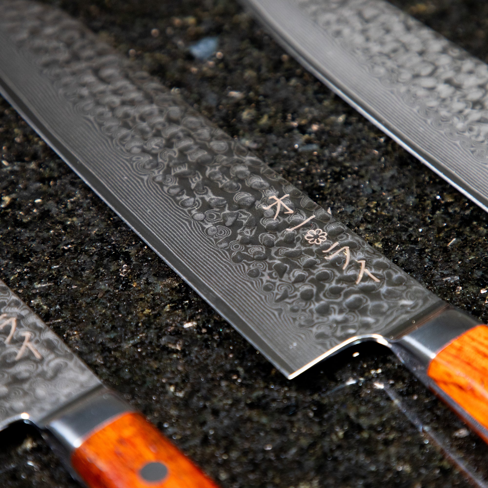 Cuchillo Kiritsuke Damasco Martillado - Colección SAKURA