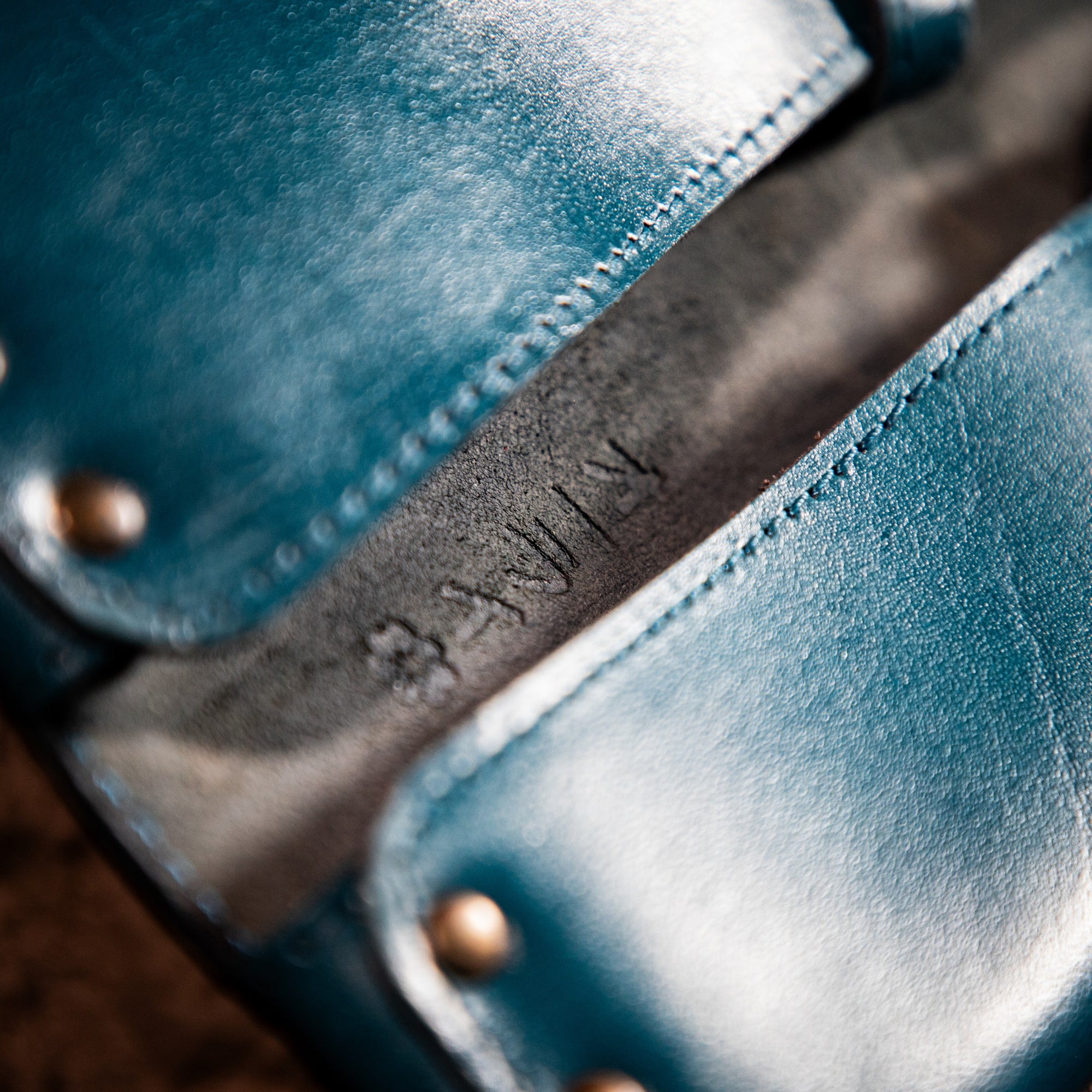 Estuche Compacto de Piel para Cuchillos