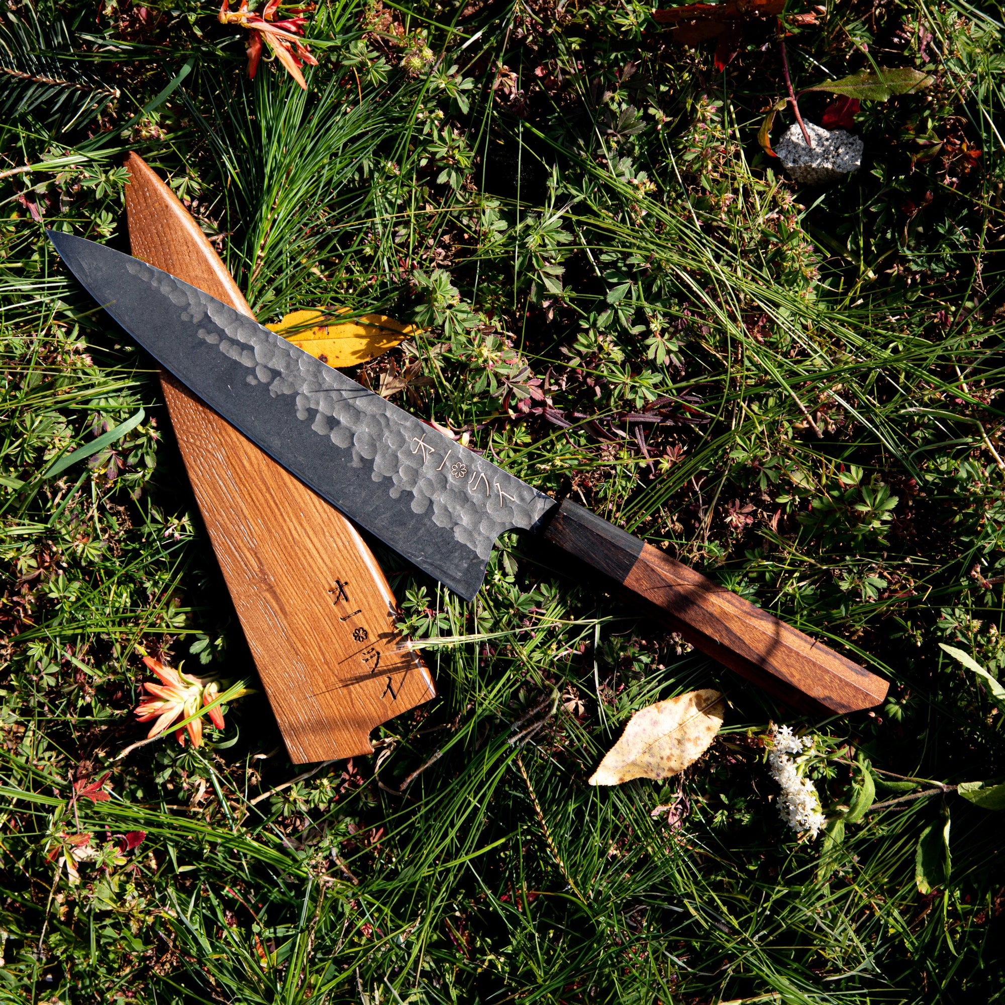 CUCHILLO CHEF ACERO AL CARBONO MARTILLADO - COLECCIÓN CARBONO
